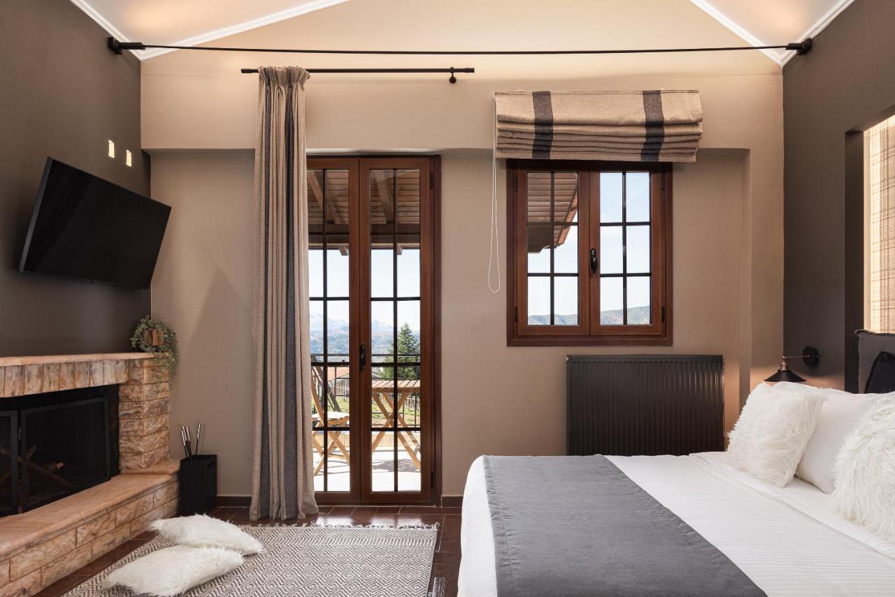 Gm Luxury Suites Калаврита Екстер'єр фото