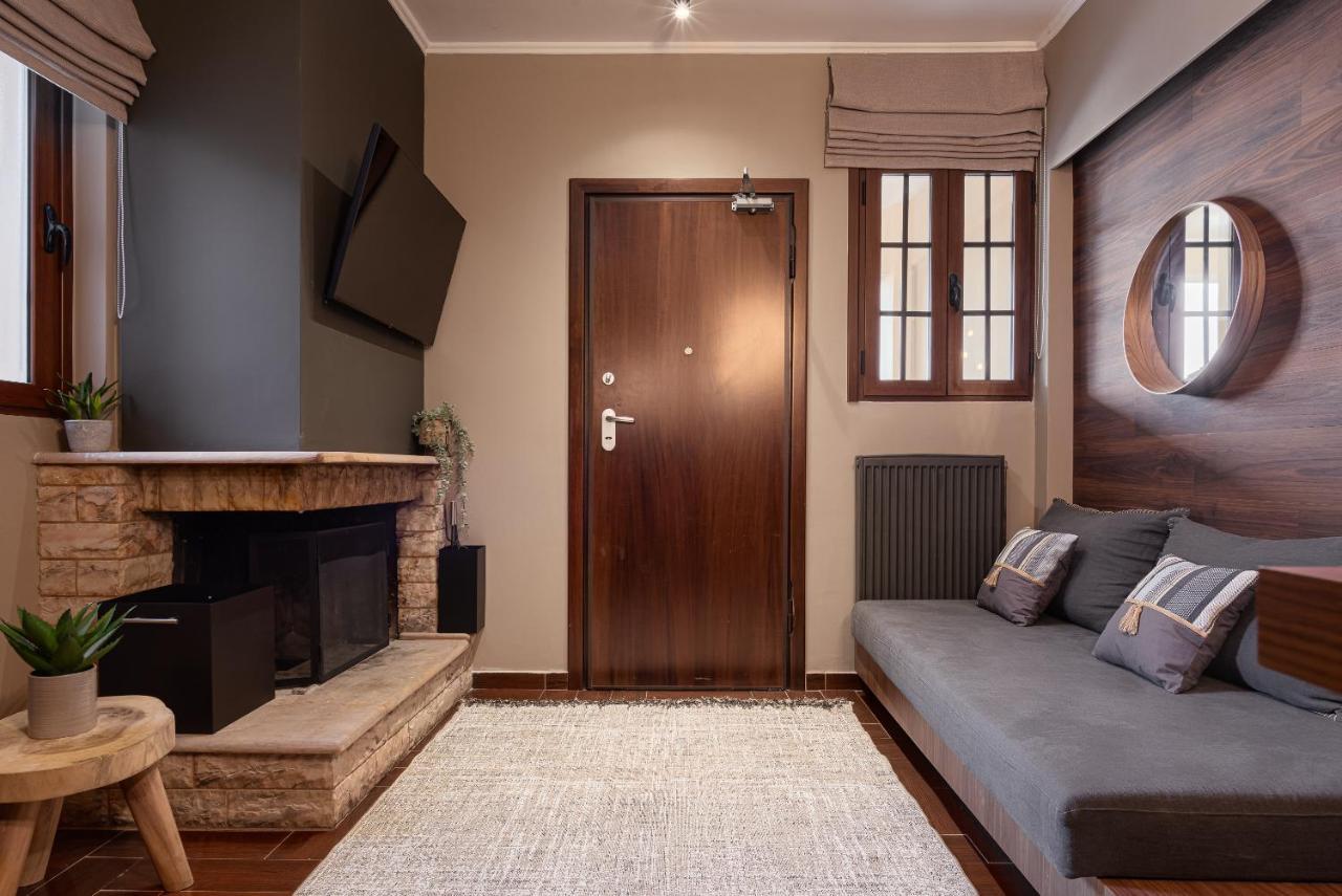Gm Luxury Suites Калаврита Екстер'єр фото