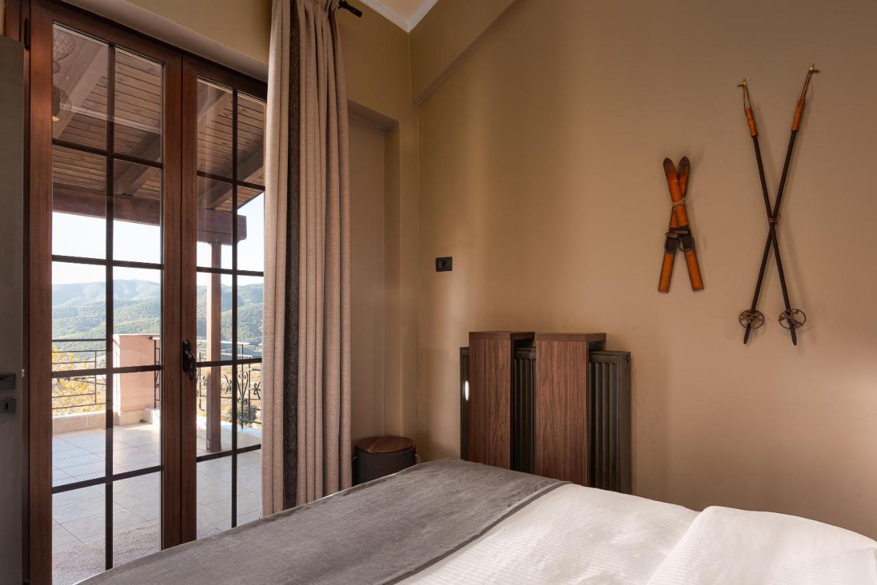 Gm Luxury Suites Калаврита Екстер'єр фото