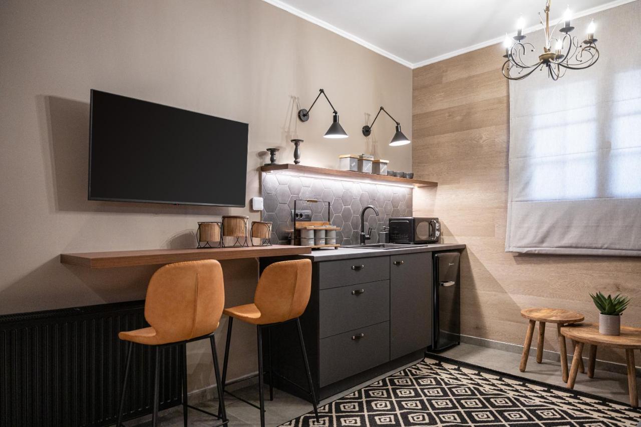 Gm Luxury Suites Калаврита Екстер'єр фото