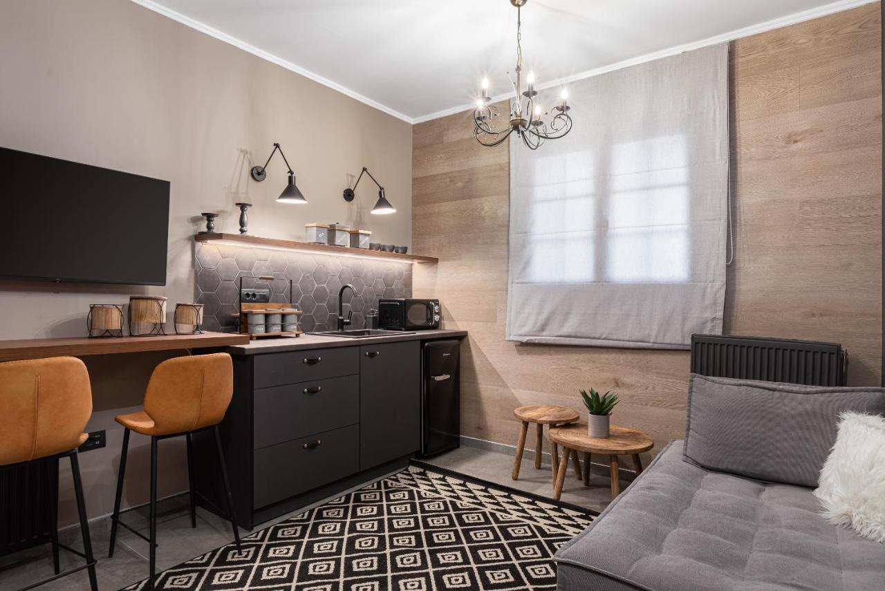 Gm Luxury Suites Калаврита Екстер'єр фото