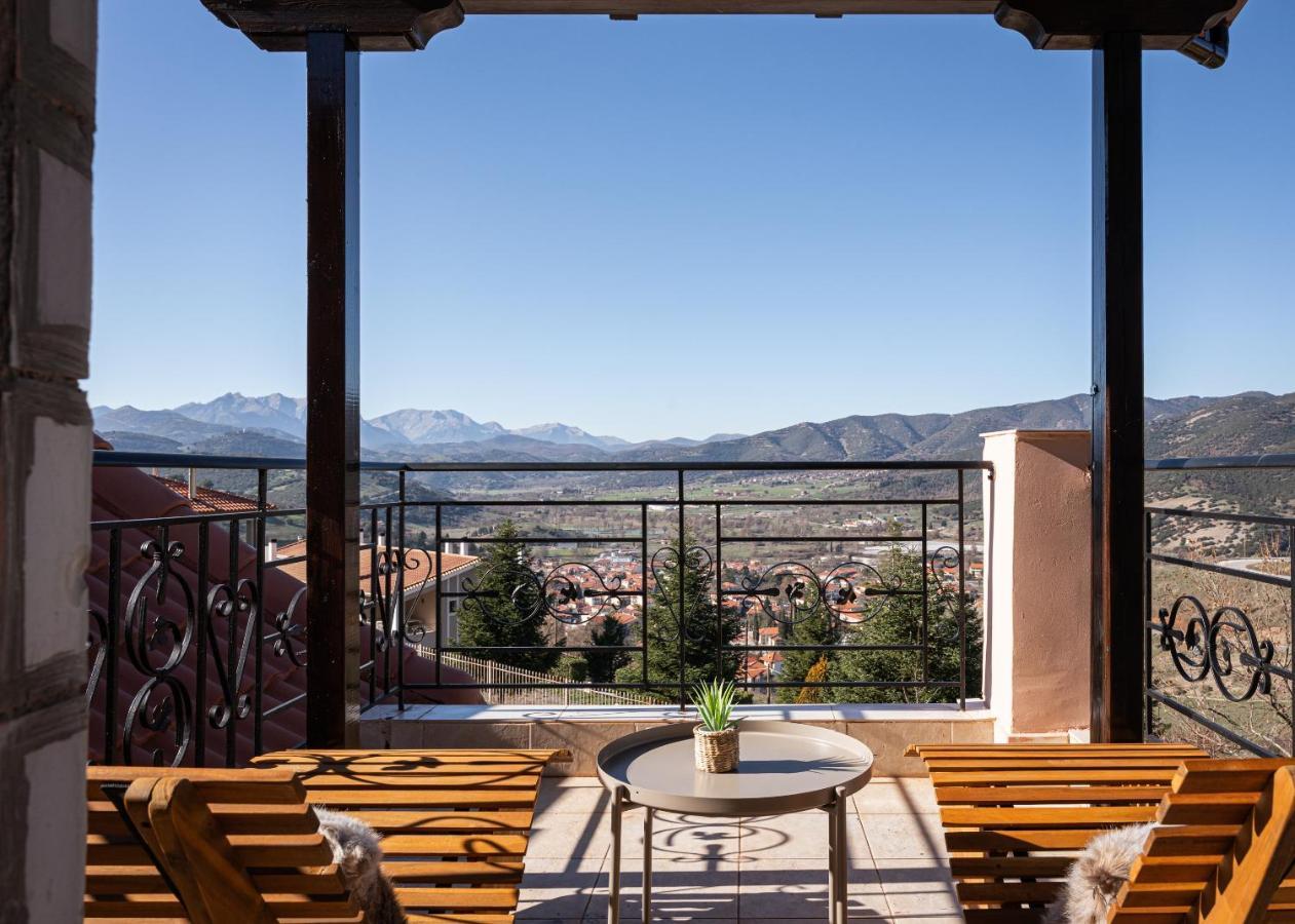 Gm Luxury Suites Калаврита Екстер'єр фото