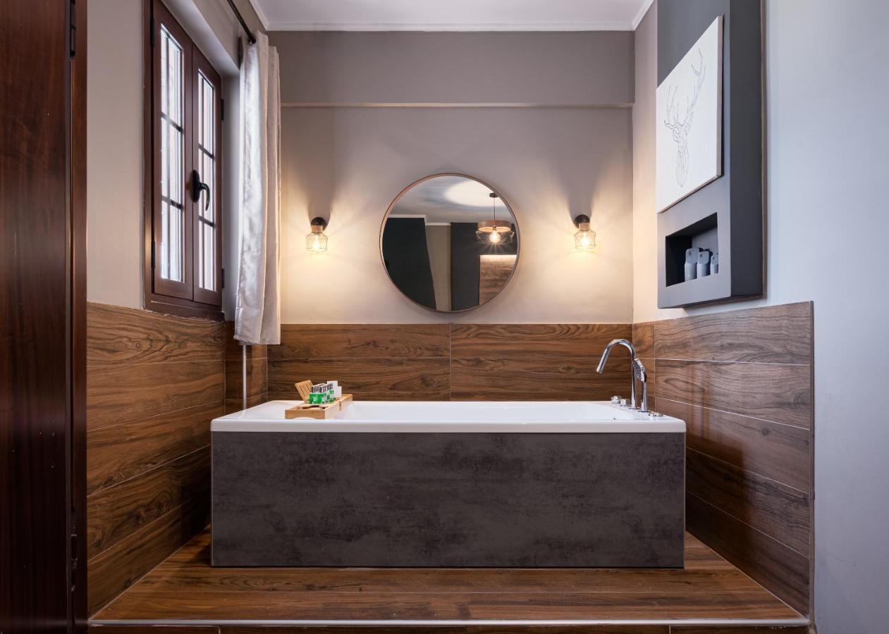 Gm Luxury Suites Калаврита Екстер'єр фото