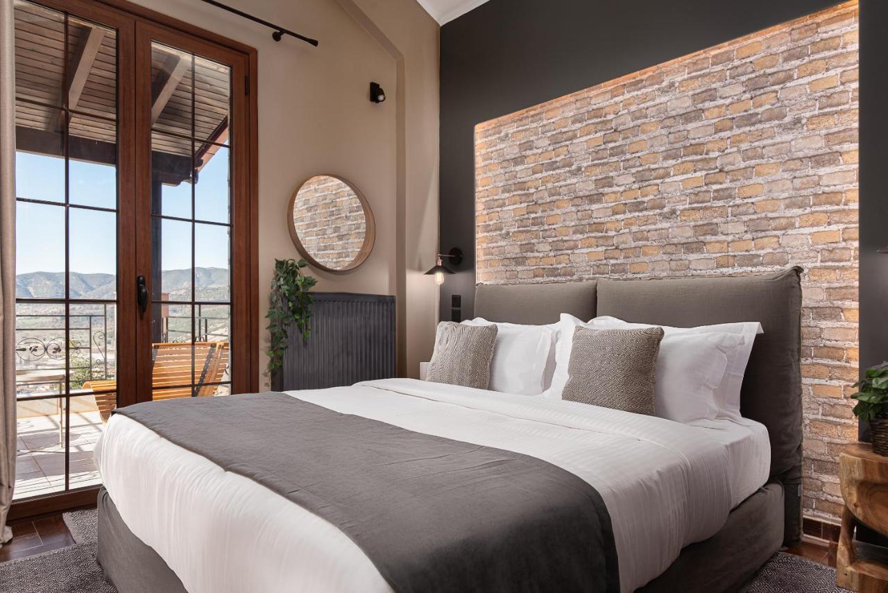 Gm Luxury Suites Калаврита Екстер'єр фото