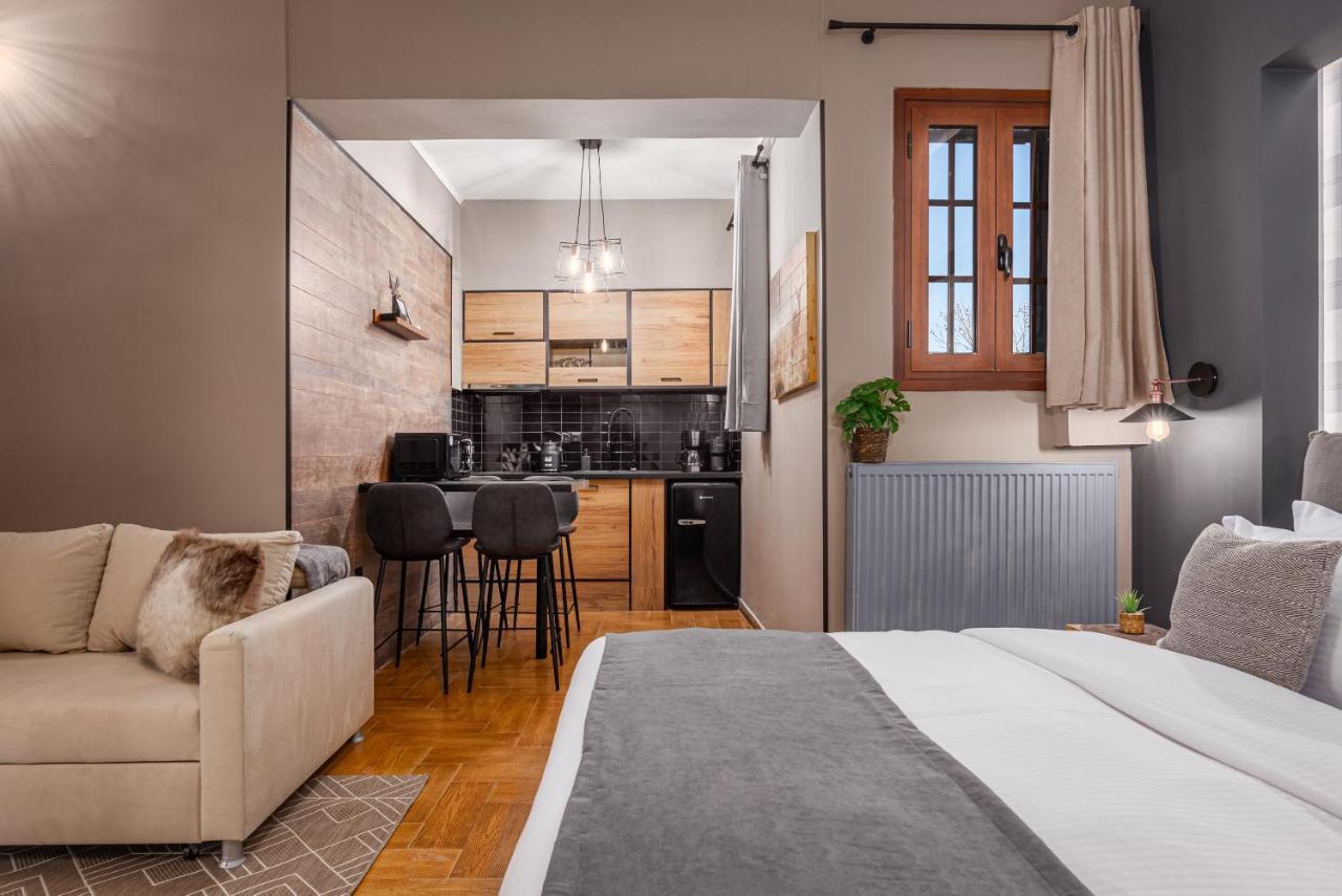 Gm Luxury Suites Калаврита Екстер'єр фото