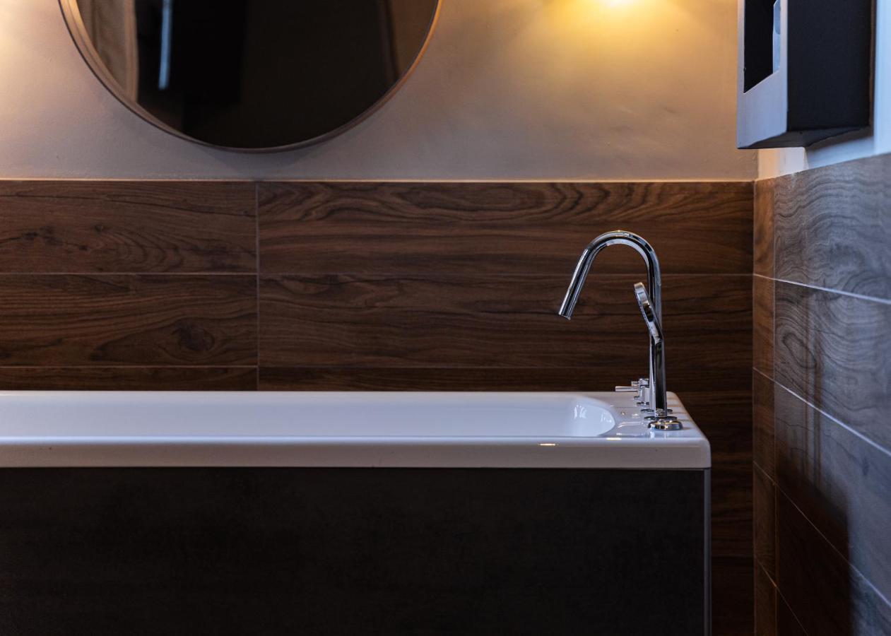 Gm Luxury Suites Калаврита Екстер'єр фото