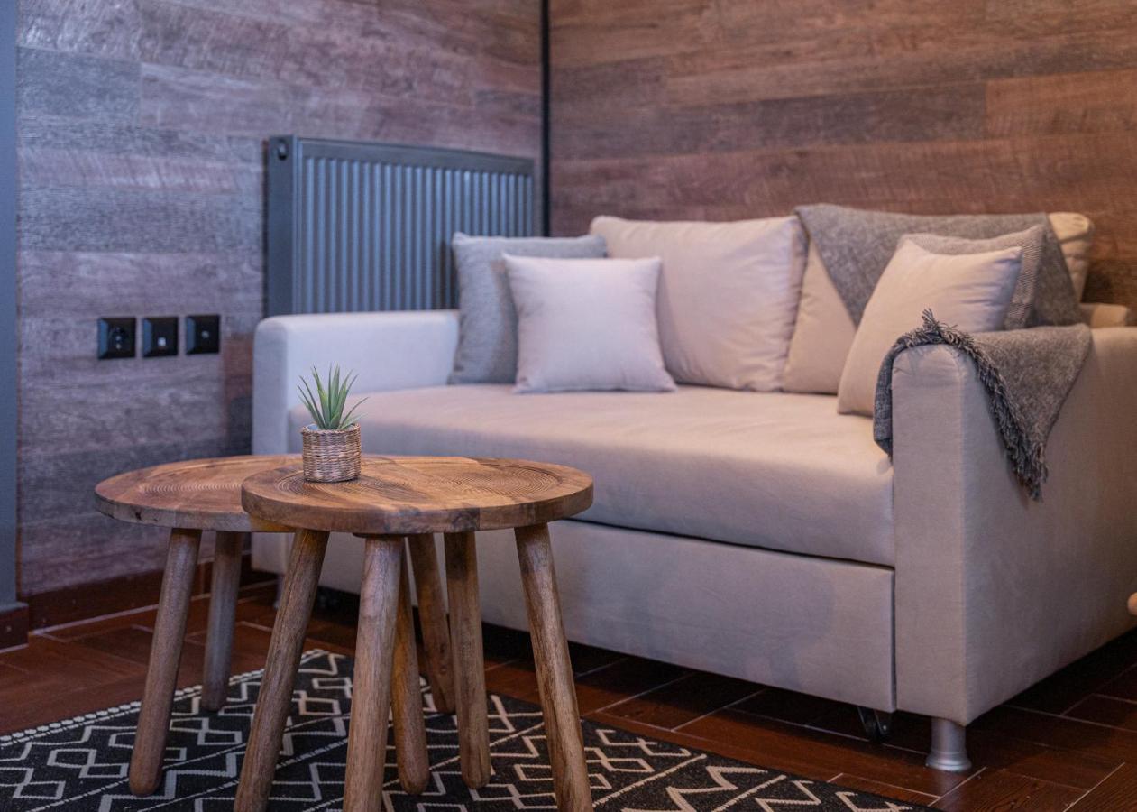 Gm Luxury Suites Калаврита Екстер'єр фото