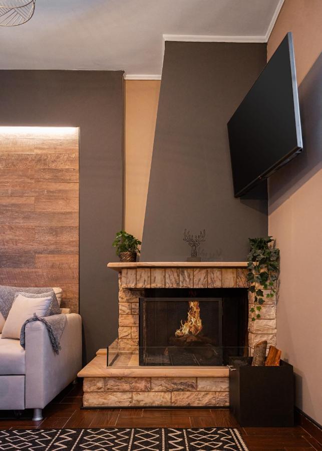 Gm Luxury Suites Калаврита Екстер'єр фото